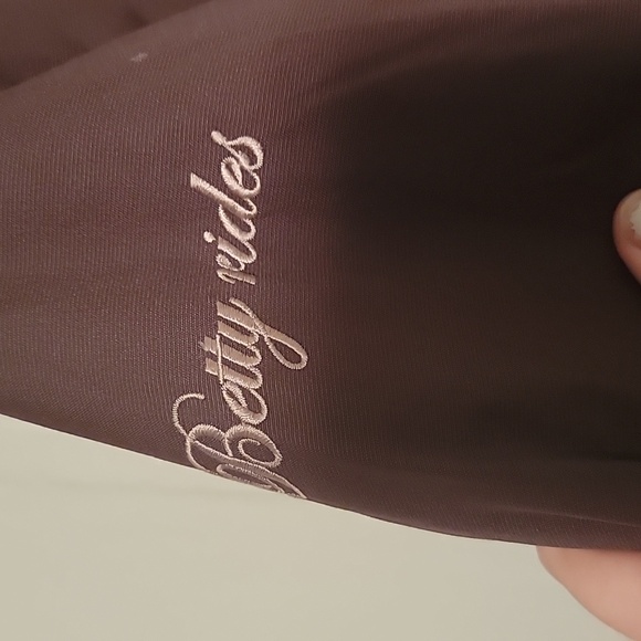 Betty Rides Sample Snowboarding Jacket - Picture 3 of 12